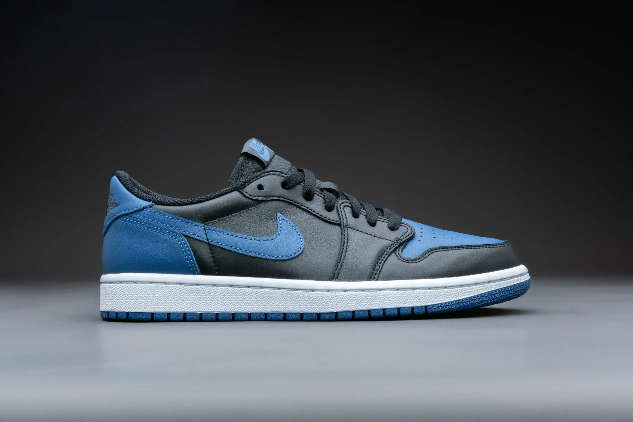 Air Jordan 1 Retro Low OG Mystic Navy (W)