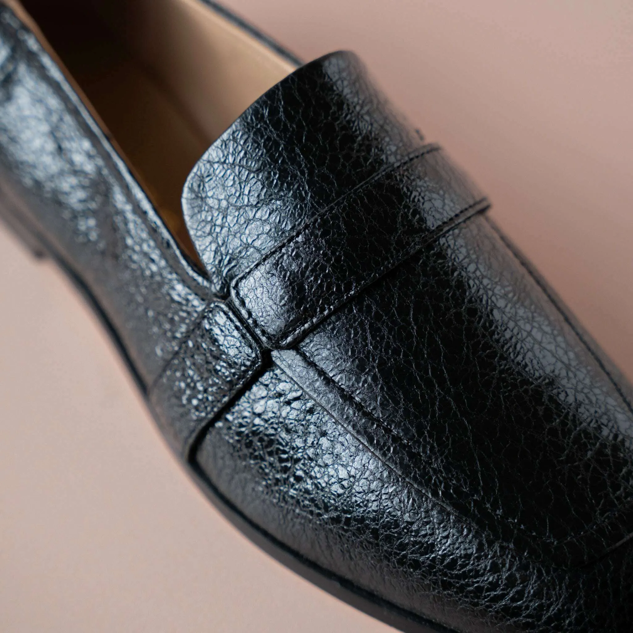 Andre Assous - Cedar - White Gold & Black Crackle