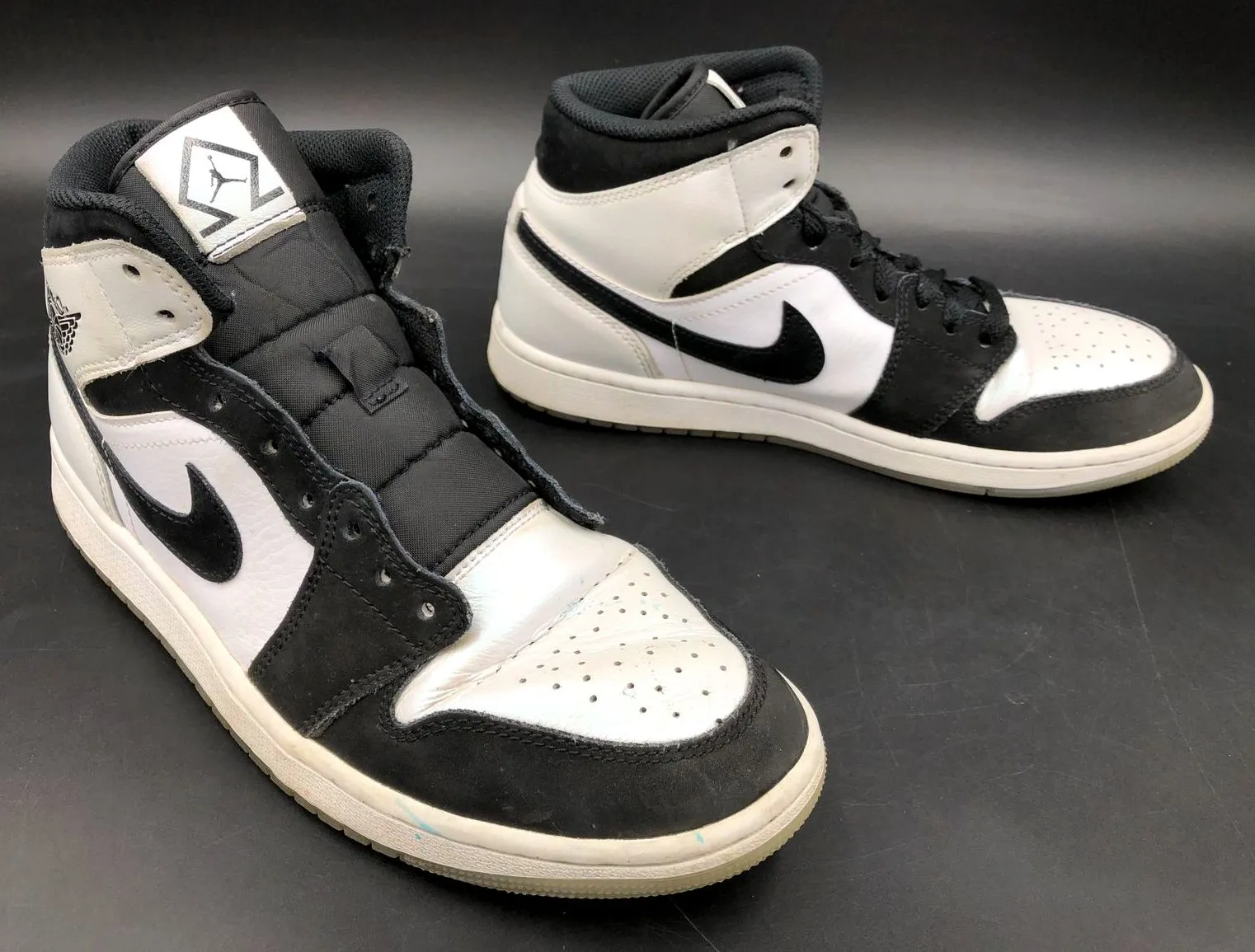 Nike Air Jordan 1 Mid SE 'Diamond' Men's White/Black Sneakers - Size 8 ( COA)