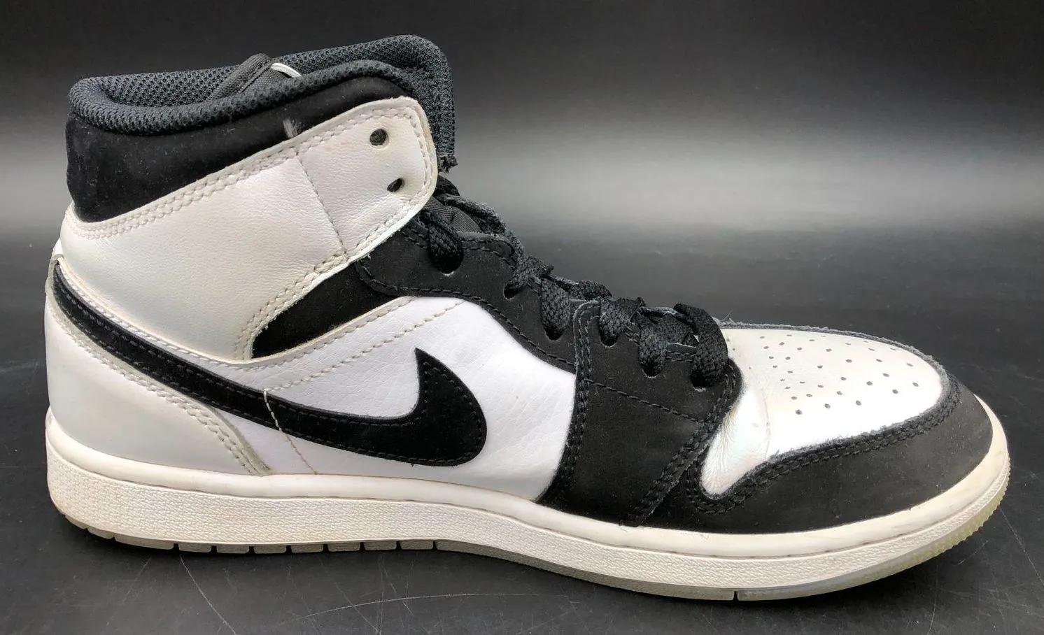 Nike Air Jordan 1 Mid SE 'Diamond' Men's White/Black Sneakers - Size 8 ( COA)