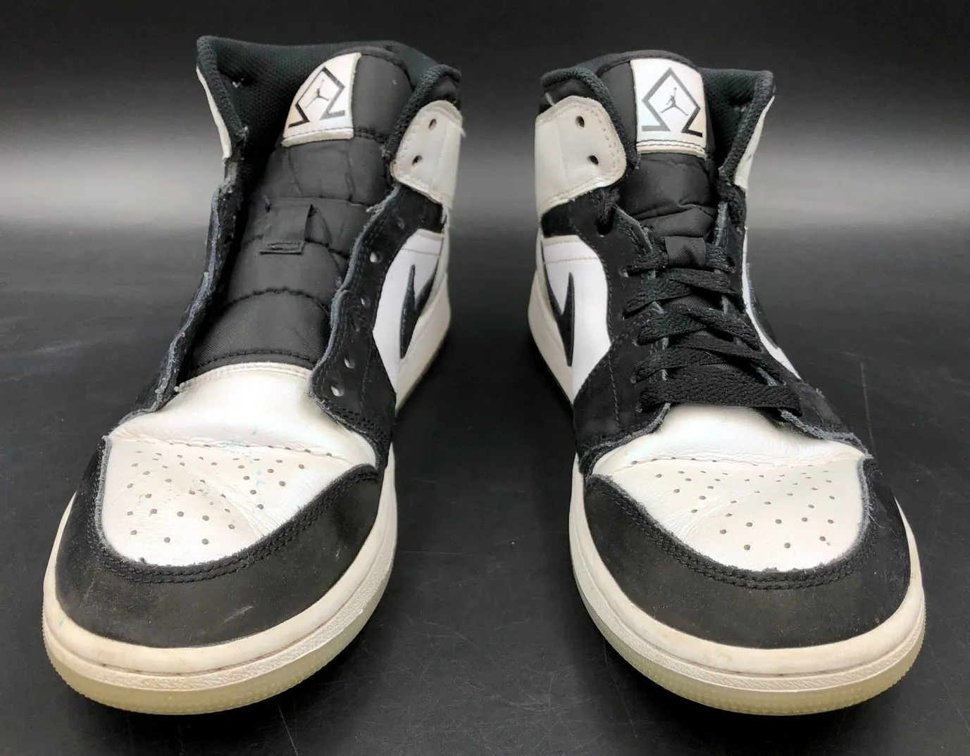 Nike Air Jordan 1 Mid SE 'Diamond' Men's White/Black Sneakers - Size 8 ( COA)