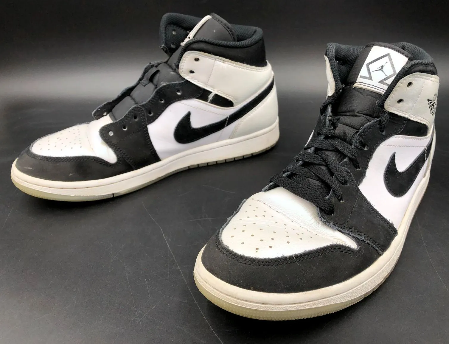 Nike Air Jordan 1 Mid SE 'Diamond' Men's White/Black Sneakers - Size 8 ( COA)