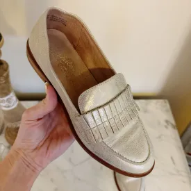 Seychelles | Women's Gold Metallic Tassel Top Loafers | Size: 7